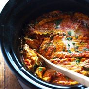 Super Easy Skinny Veggie Crockpot Lasagna - a handful of simple ingredients for a healthy family dinner. | https://global-wellness.news