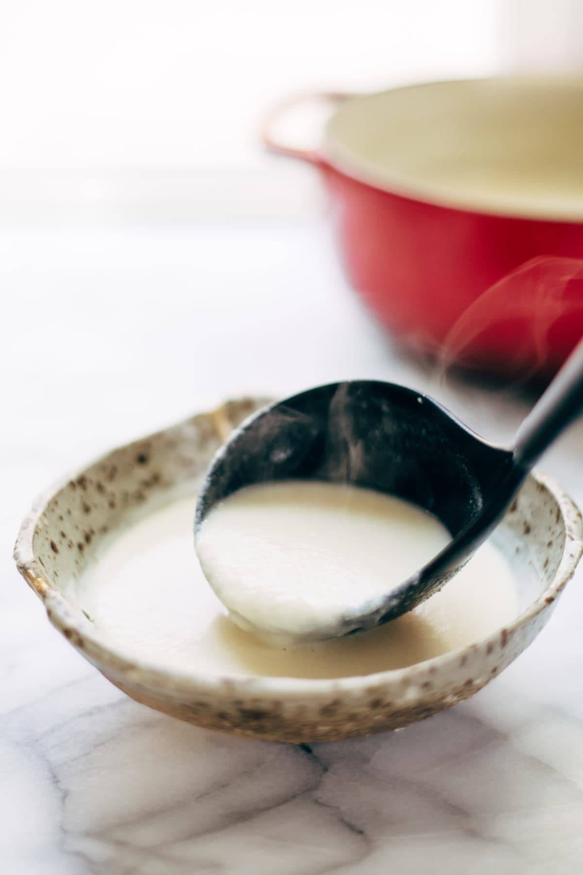 This 5 Ingredient Cheesy Cauliflower Soup is ultra creamy - and all you need is an onion, cauliflower, butter, broth, and cheese! SO EASY. | pinchofyum.com This 5 Ingredient Cheesy Cauliflower Soup is ultra creamy - and all you need is an onion, cauliflower, butter, broth, and cheese! SO EASY. | pinchofyum.com